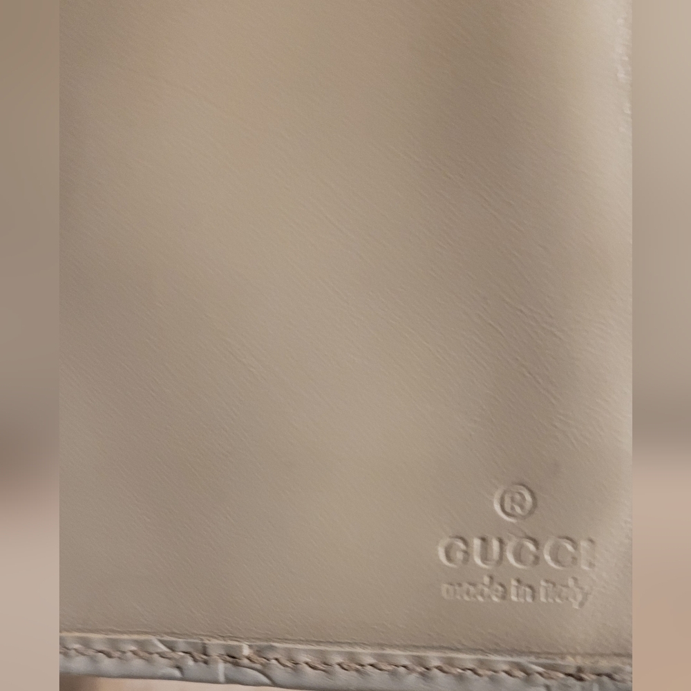 Gucci Cream Leather Clutch Wallet with Gold Chain - Picture 6 of 16